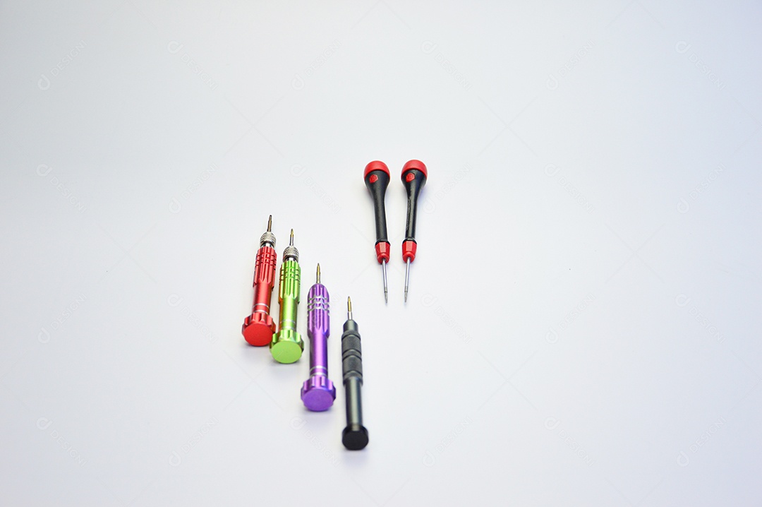 Chaves torx coloridas em fundo branco
