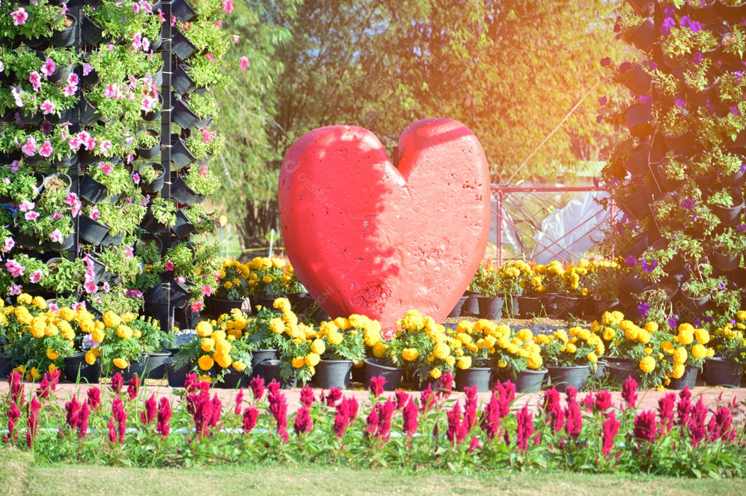 Jardim de parque florido