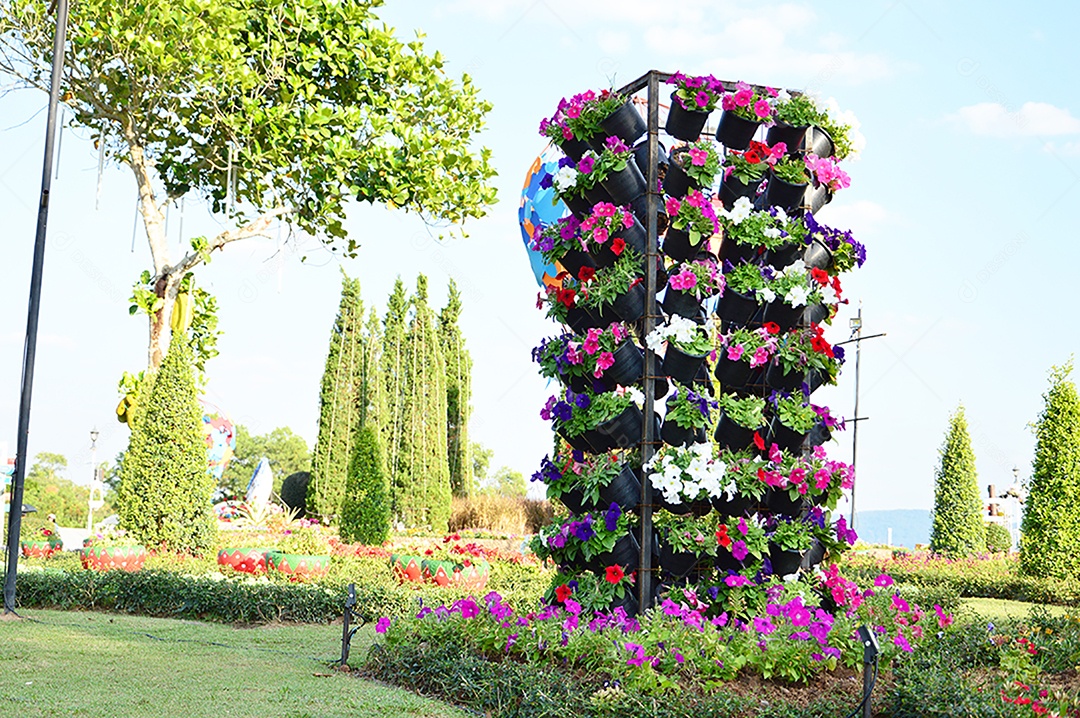 Lindo jardim florido com belas flores