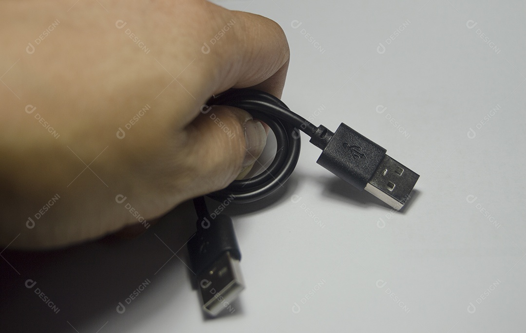 Cabos preto de USB