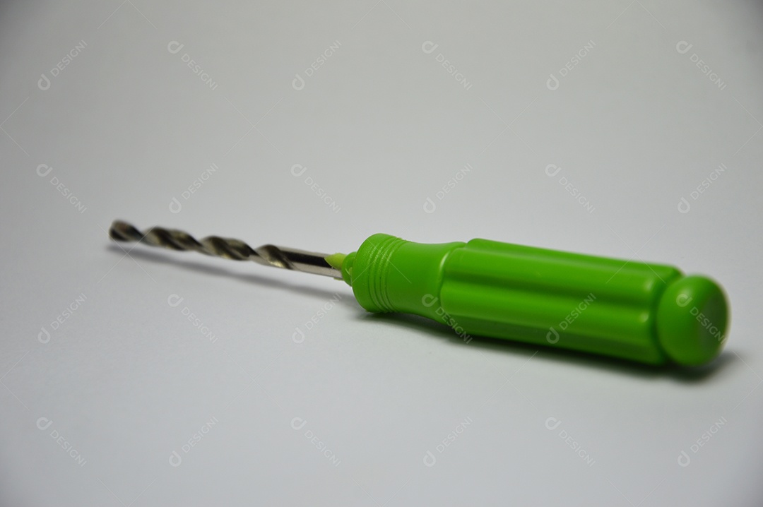 Chave de broca com cabo verde