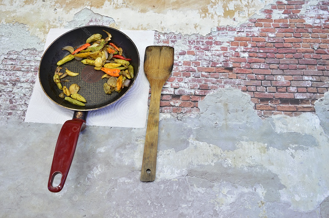 Panela com legumes refogados
