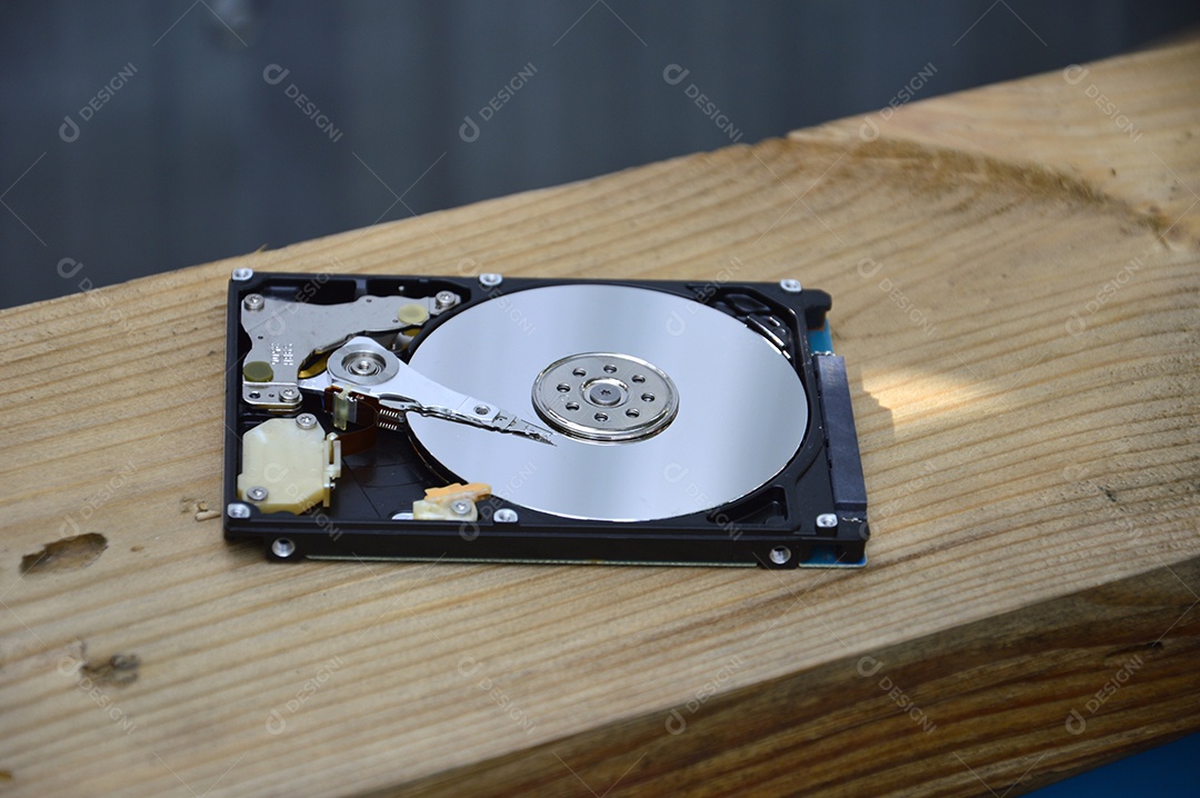 As unidades de disco rígido de 2,5 polegadas ainda são populares.