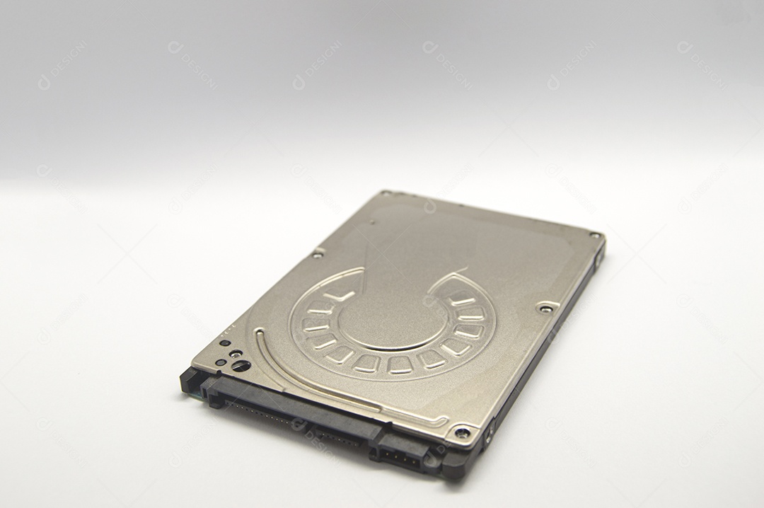 As unidades de disco rígido de 2,5 polegadas ainda são populares.