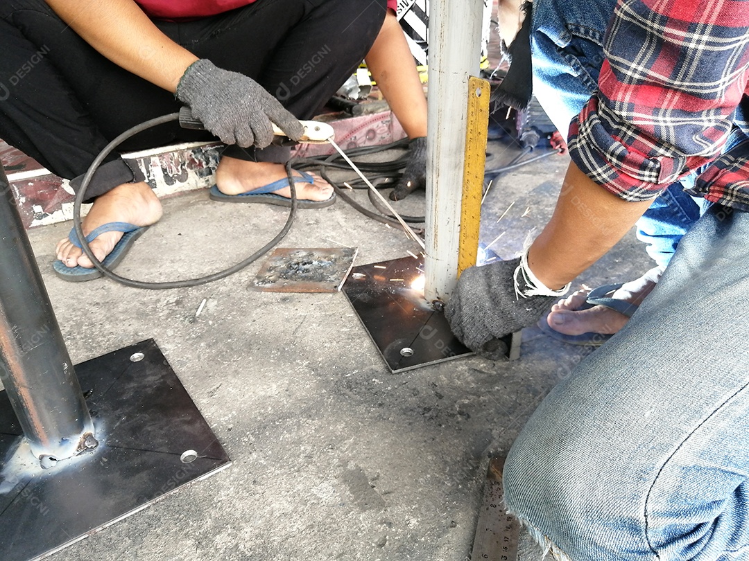 Representa uma operação insegura. Não usar proteção