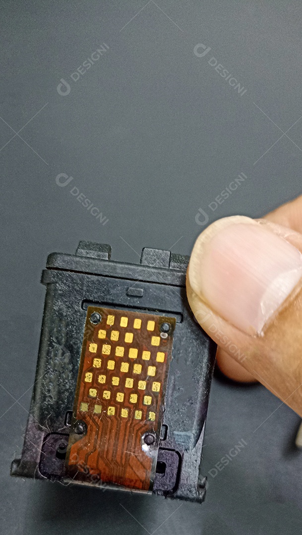 Cartucho de impressora em condições usadas, existe uma condição antiga.