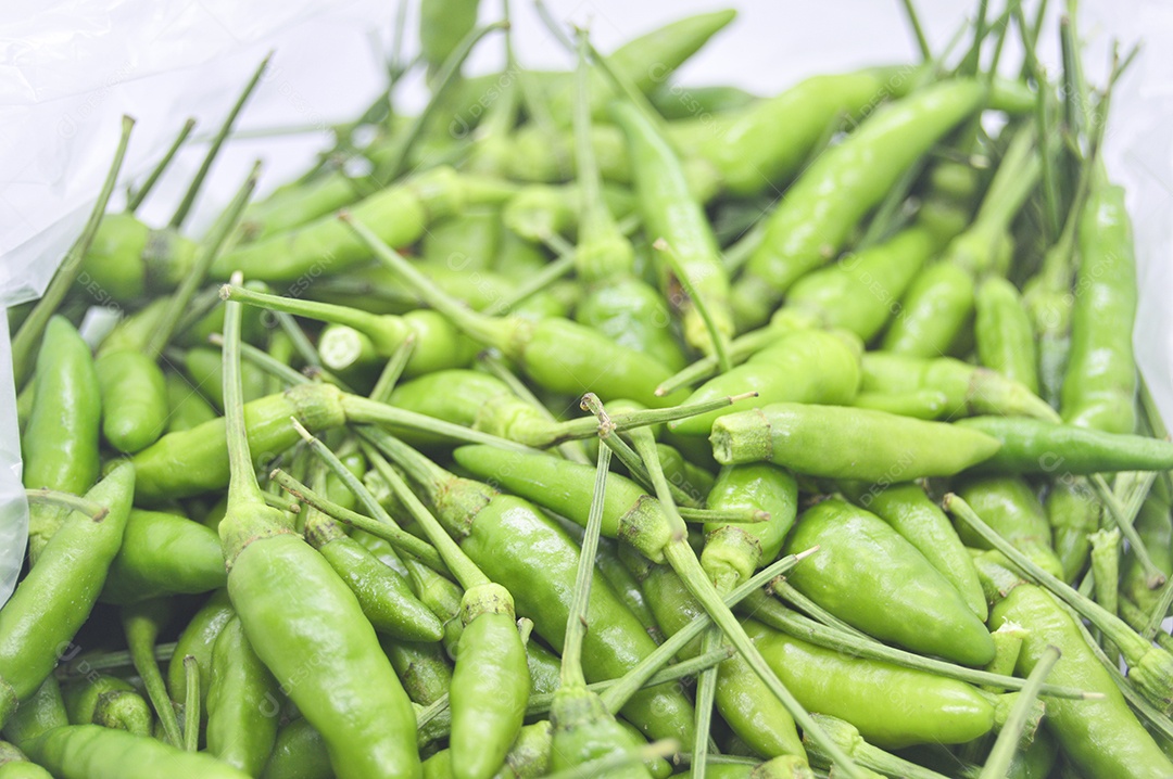 Pimentas tailandesas, pimentões verdes