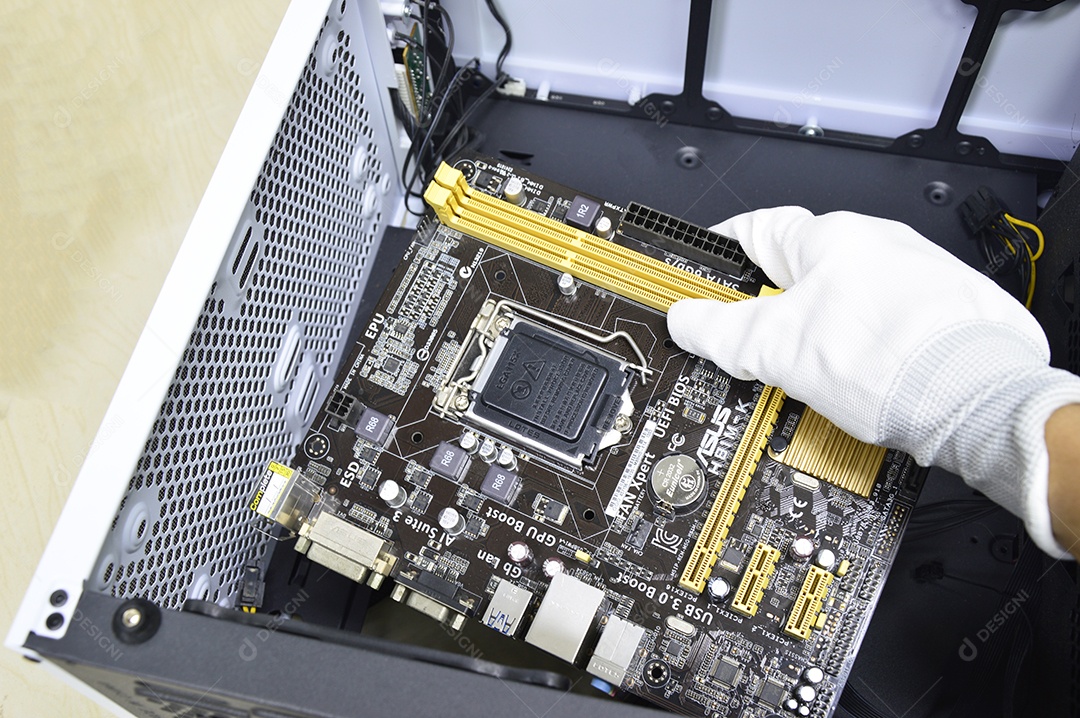 Acessórios e peças de computador ASUS são muito populares. e tem uma importante fonte de produção