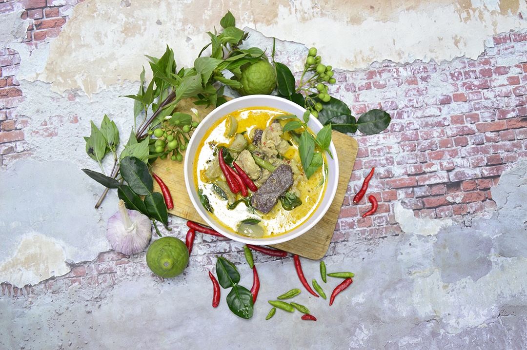 O curry verde é uma comida tailandesa famosa em todo o mundo.