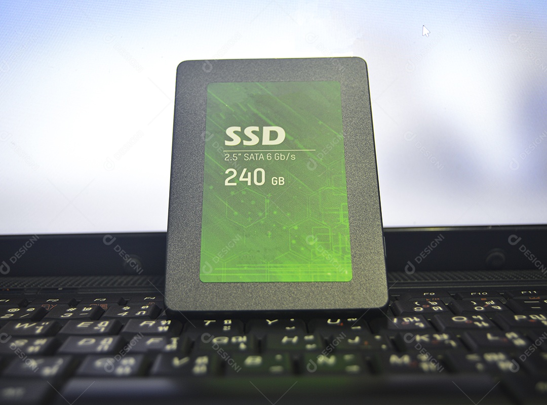 As unidades SSD são muito populares atualmente, os SSDs são colocados em laptops.