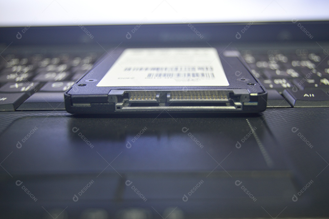 As unidades SSD são muito populares atualmente, os SSDs são colocados em laptops.