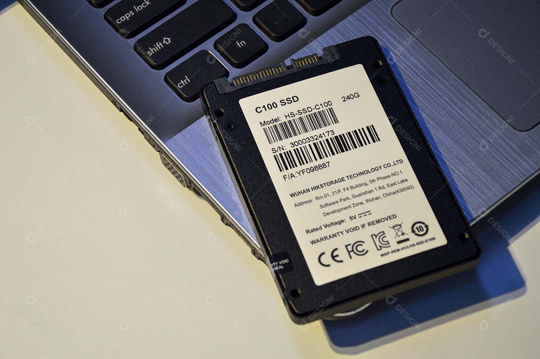 Chonburi, Tailândia SSD é um disco rígido de uso mais popular. Disco rígido antigo