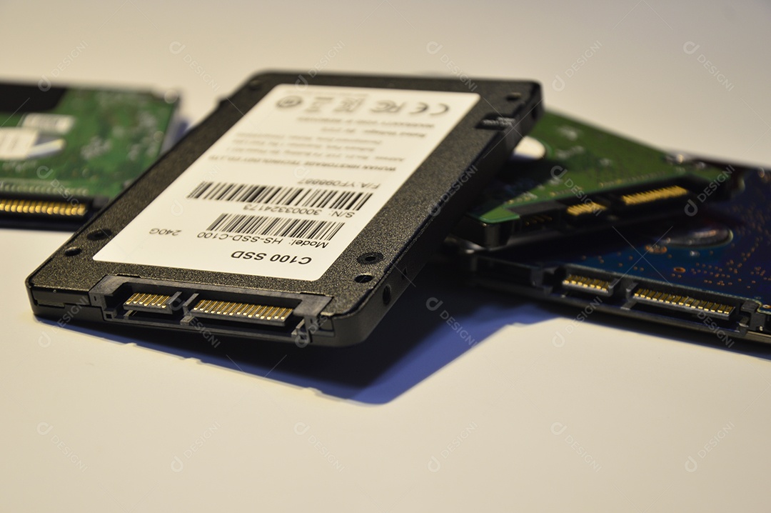 Chonburi, Tailândia SSD é um disco rígido de uso mais popular. Disco rígido antigo