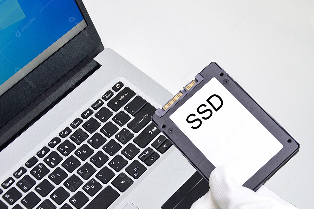 Os discos rígidos SSD são amplamente utilizados.