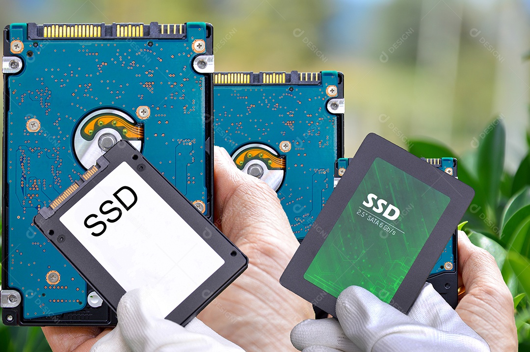 Os discos rígidos SSD são amplamente utilizados.
