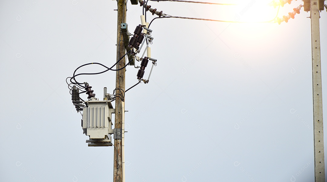Transformador a maioria é montada em postes.