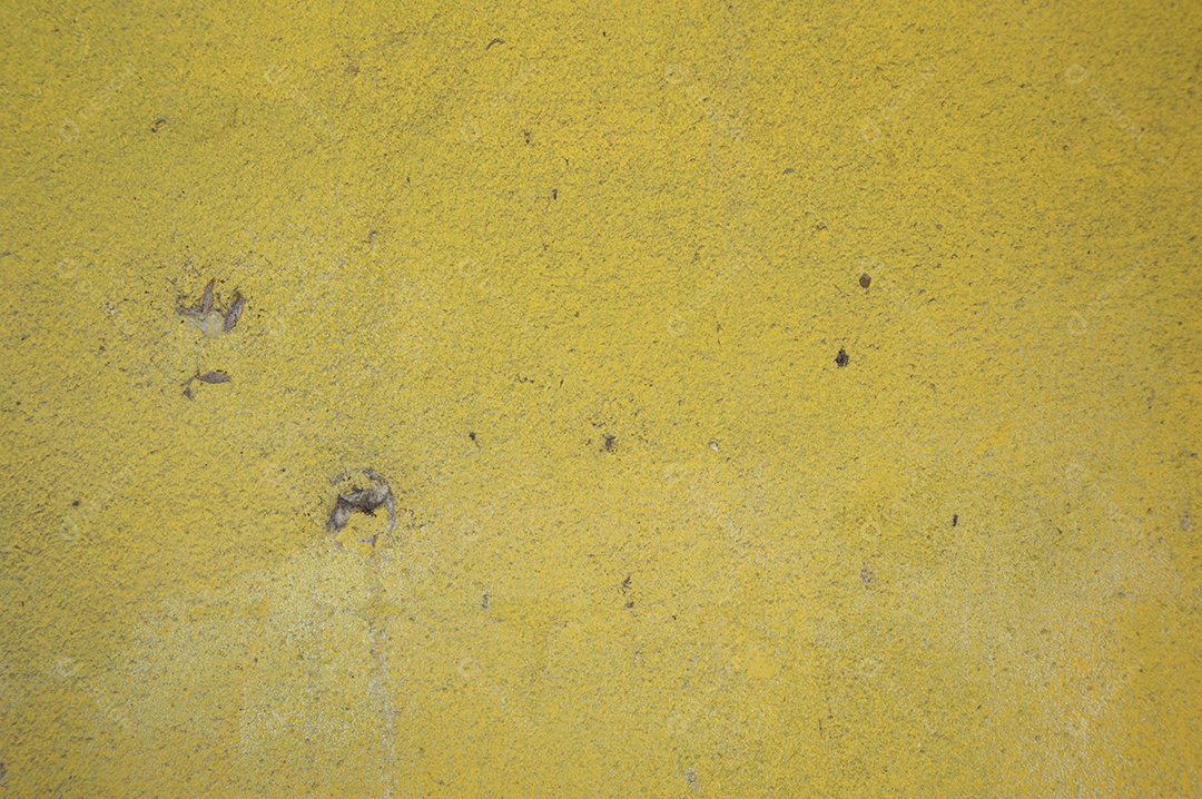 As paredes amarelas estão sujas e velhas. Usar como papel de parede