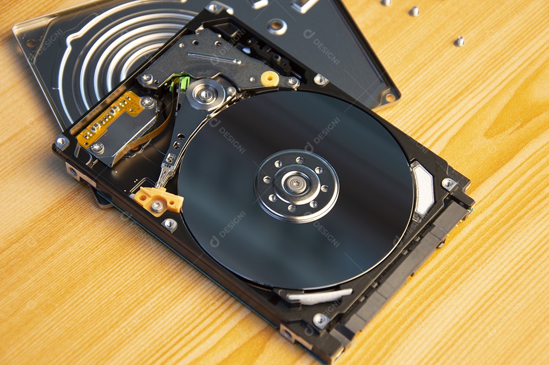 A unidade de disco rígido de 2,5 polegadas é a parte usada para armazenar dados