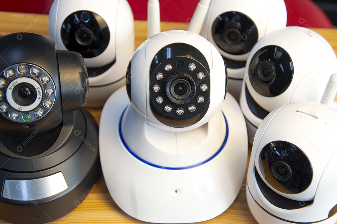 Instale câmeras IP CCTV ou sistemas de vigilância de tecnologia avançada