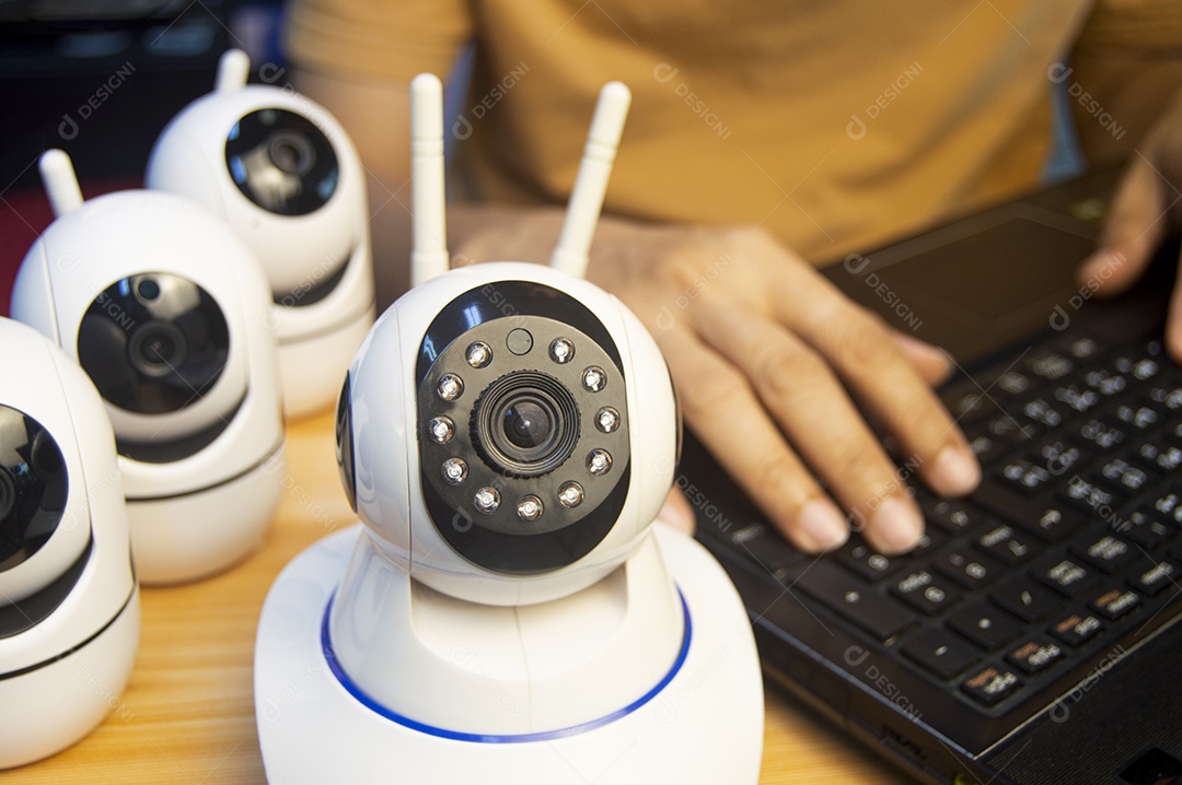 Operador de câmera IP No computador configure a câmera IP