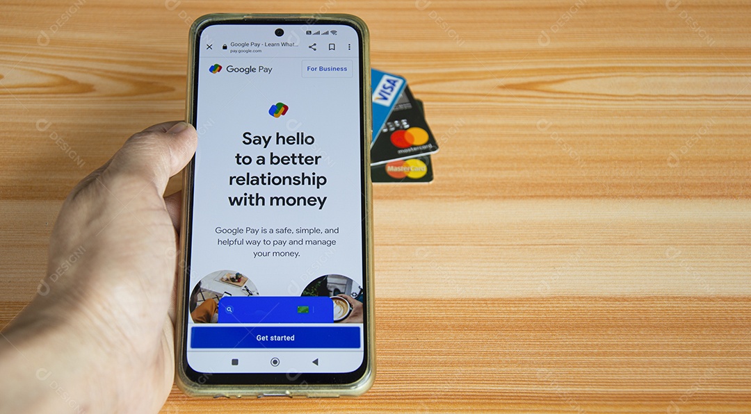 Aplicativo que combina questões financeiras e compras online
