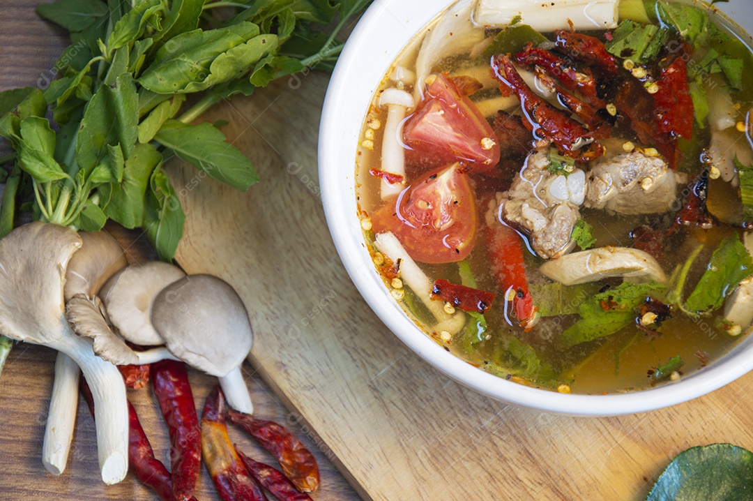 Cartilagem de Tom Klong comida tailandesa