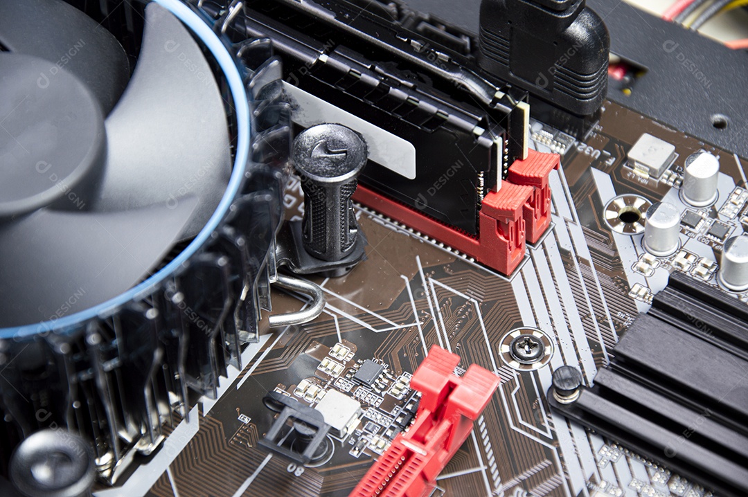 Vista lateral da placa-mãe do computador