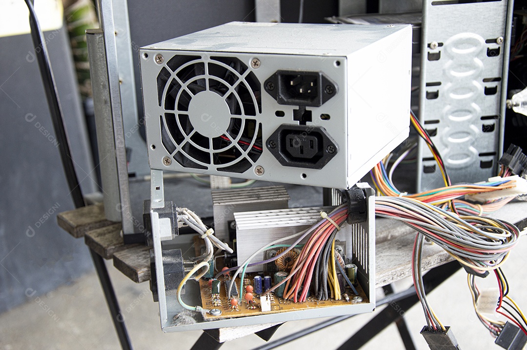 Fonte de alimentação de computadores antigos