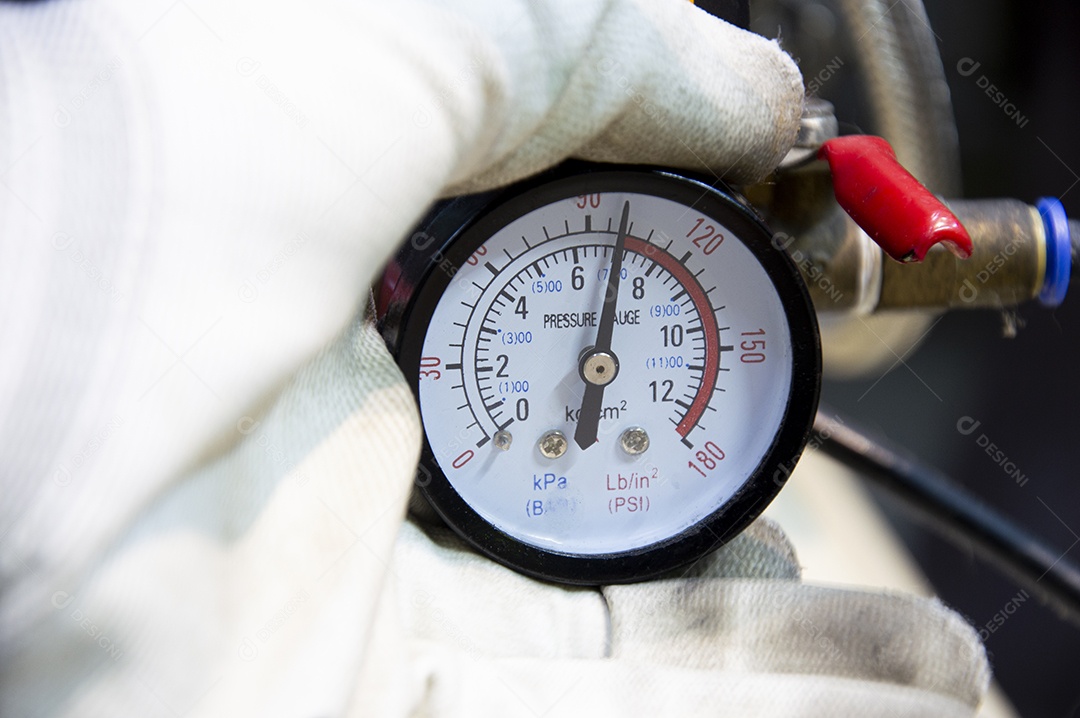 Imagem de um dispositivo usado para medir a pressão do ar