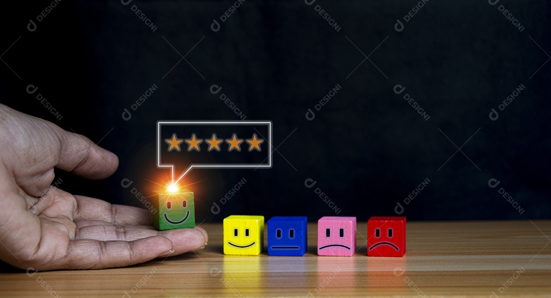 Os usuários avaliam sua experiência de serviço no aplicativo online