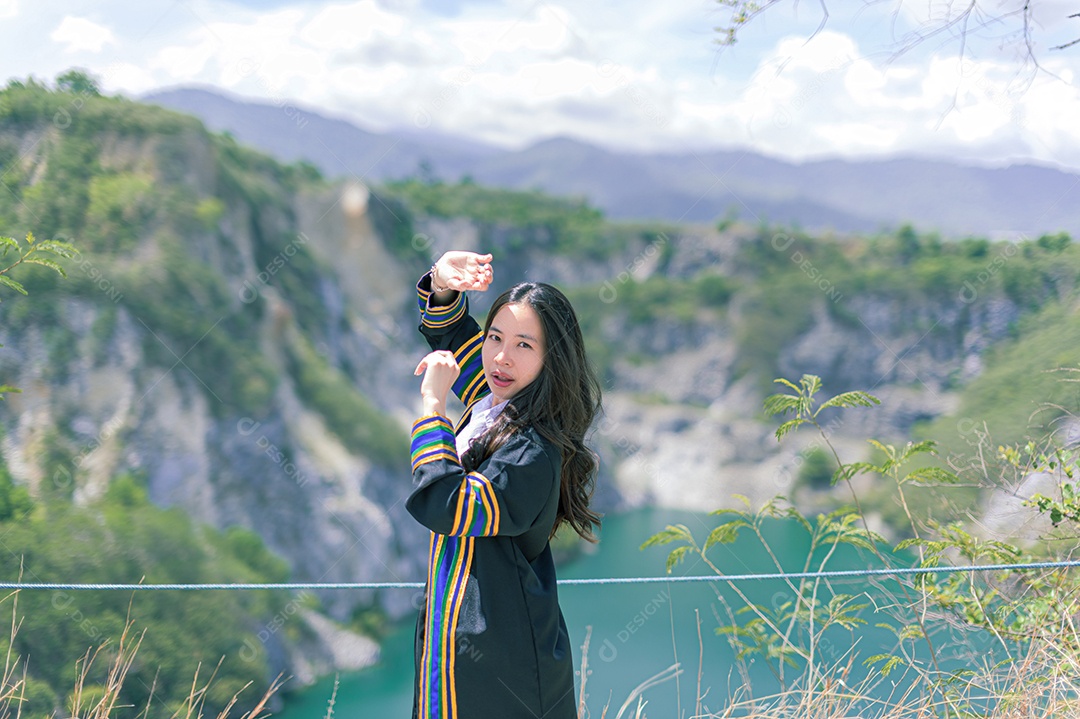 Aluna que aprenderam com sucesso estudam graduação