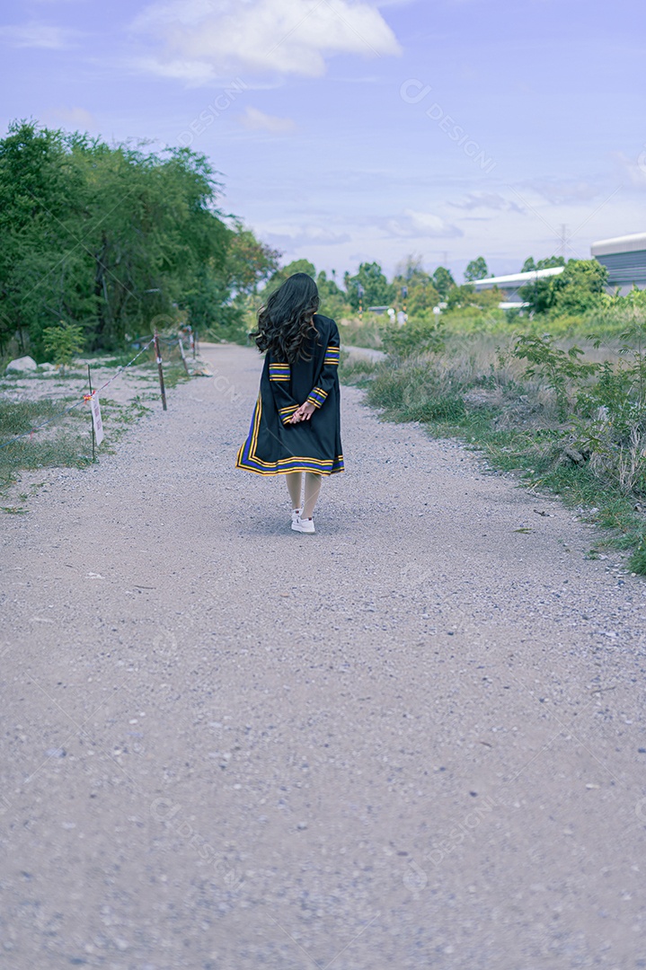 Aluna que aprenderam com sucesso estudam graduação