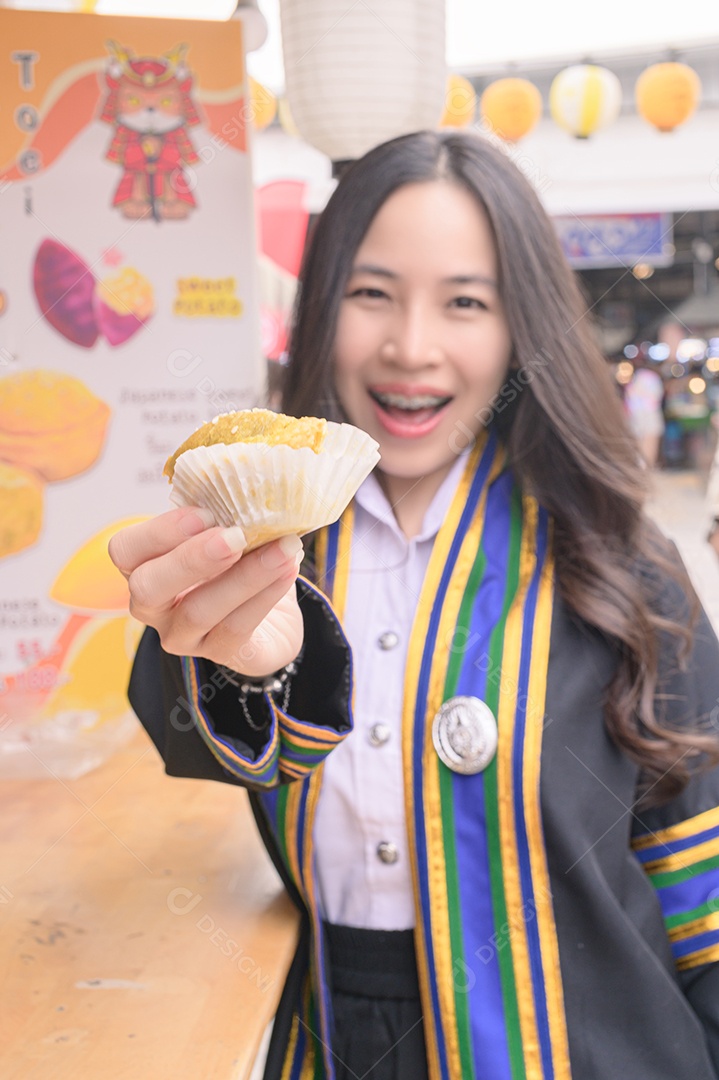 Aluna que aprenderam com sucesso estudam graduação