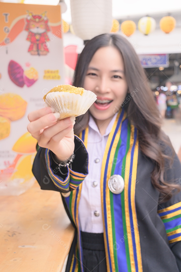 Aluna que aprenderam com sucesso estudam graduação