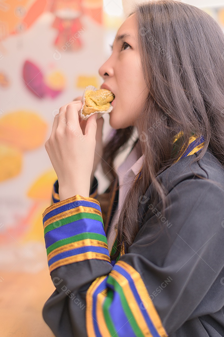 Aluna que aprenderam com sucesso estudam graduação