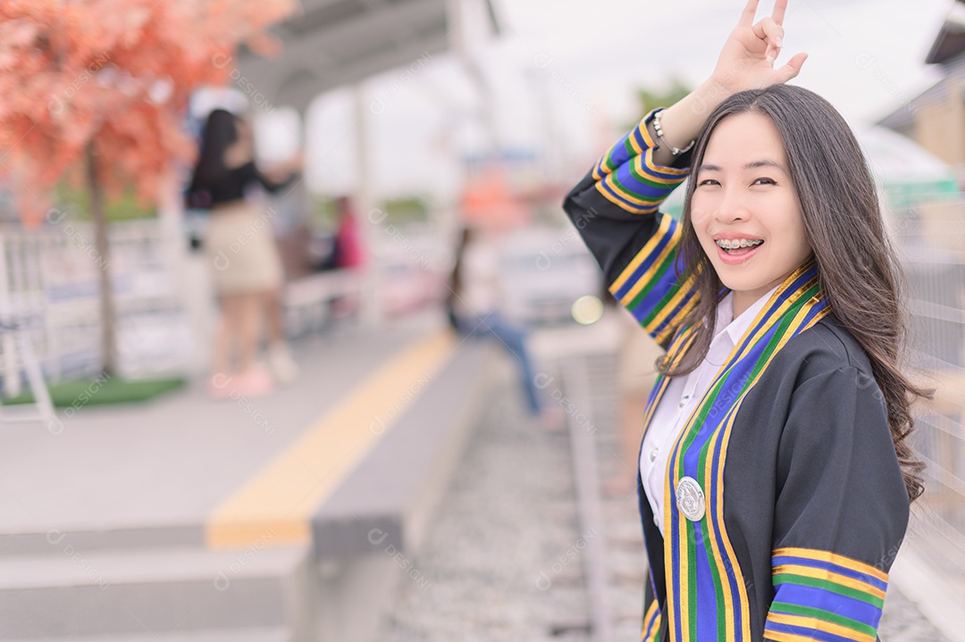 Aluna que aprenderam com sucesso estudam graduação