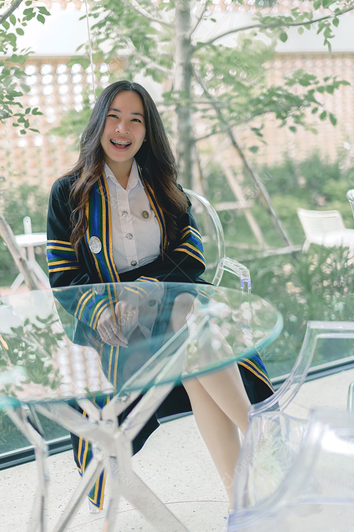 Aluna que aprenderam com sucesso estudam graduação