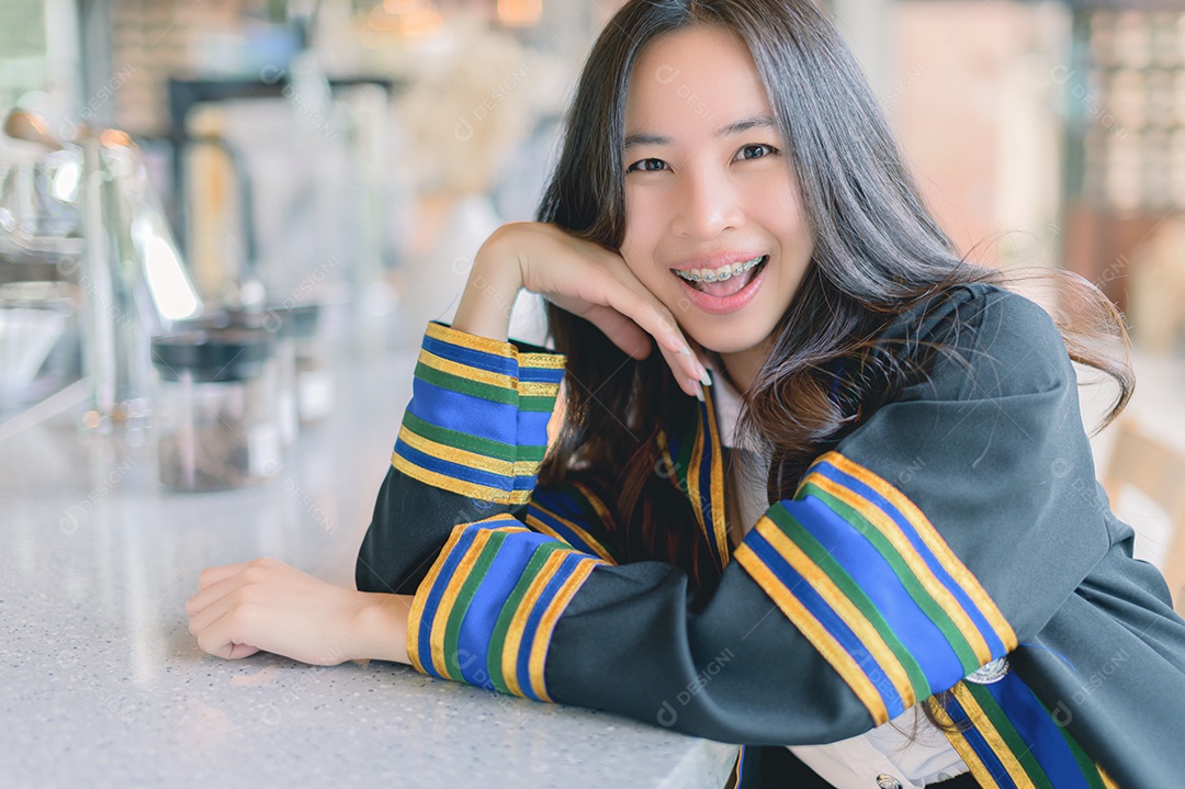 Aluna que aprenderam com sucesso estudam graduação