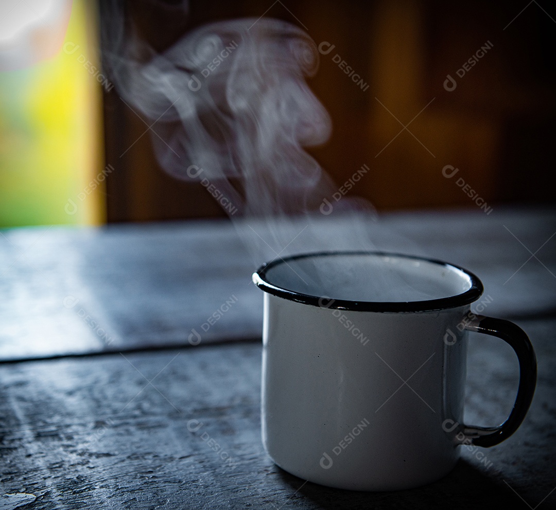 Xícara esmaltada de café