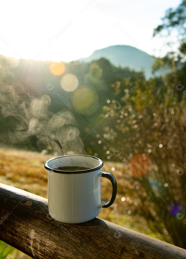 Xícara esmaltada de café