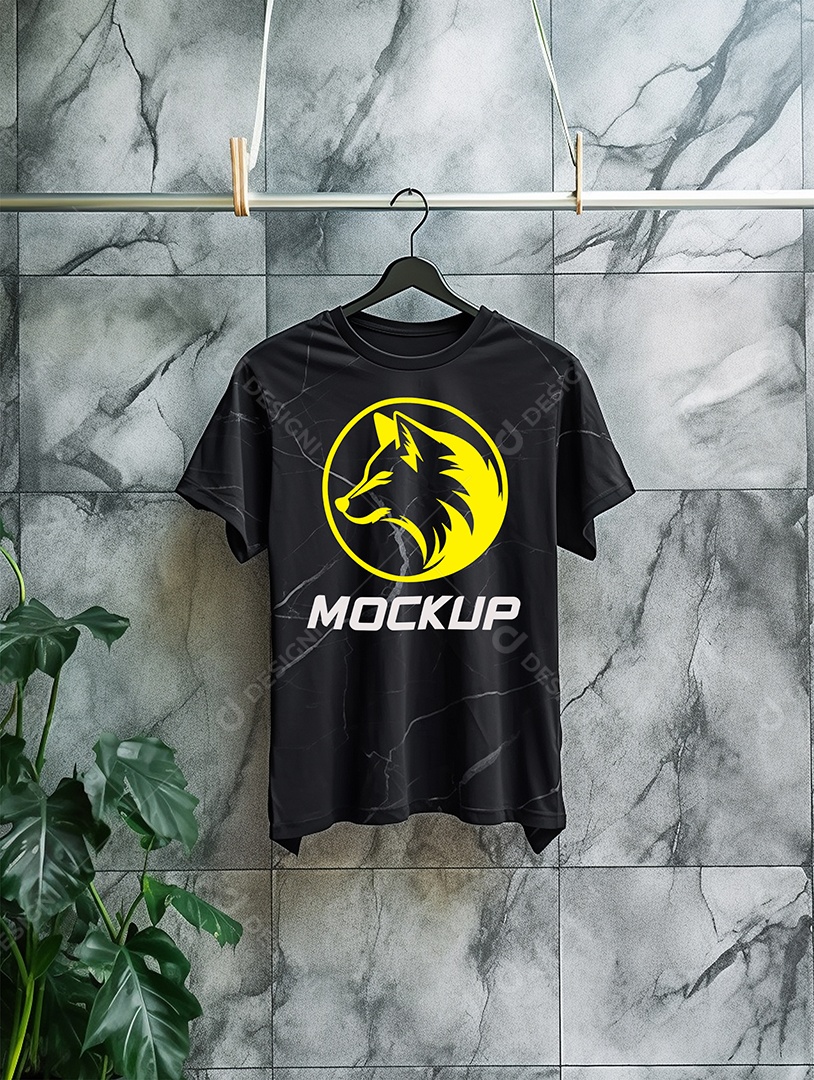 Mockup de Camiseta Em Cabide PSD Editável