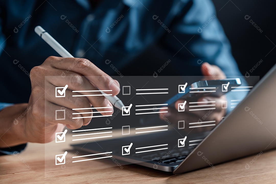 Homem jovem empresário em seu escritório