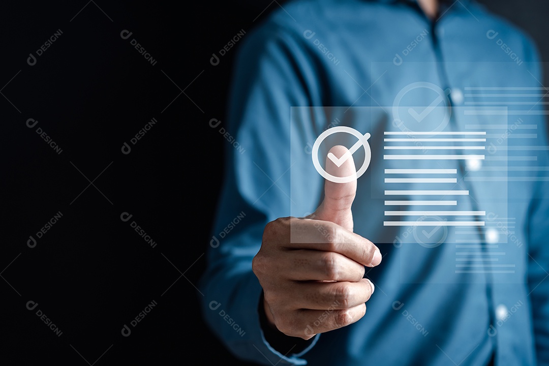 Homem jovem empresário em seu escritório