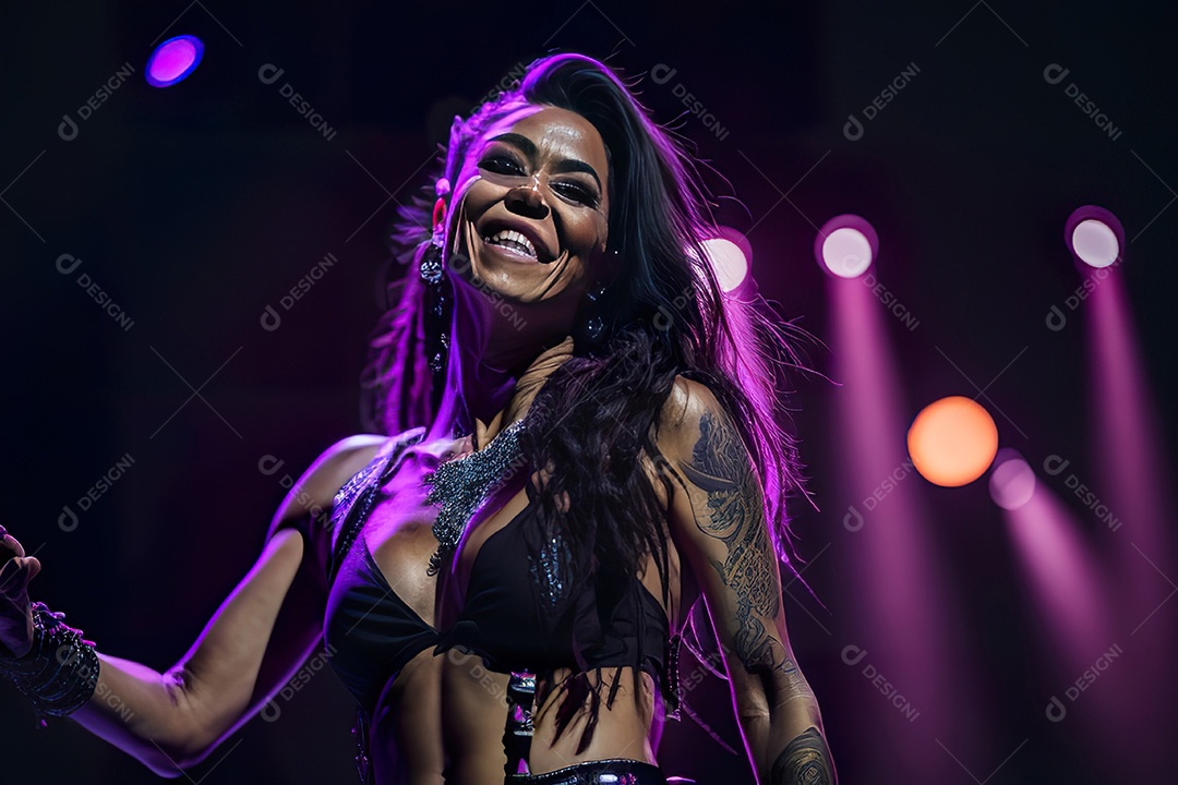 Cantora fazendo show no palco.