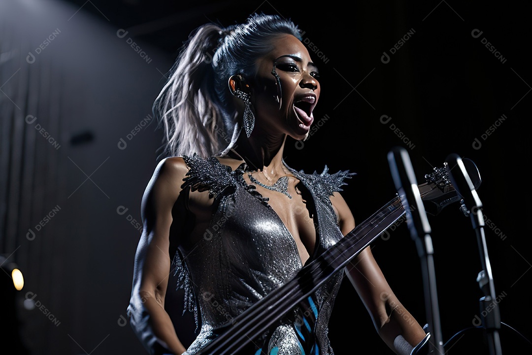 Cantora fazendo show no palco.