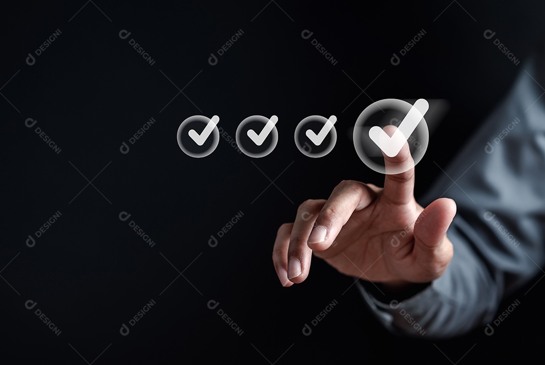 Homem jovem empresário em seu escritório