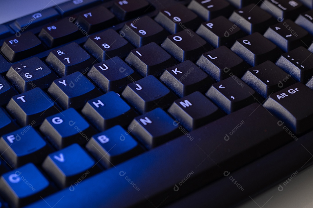 Teclado no escritório - tecnologia