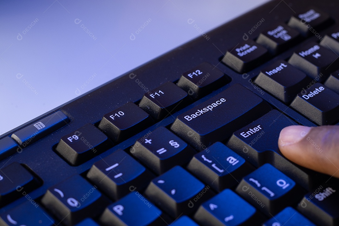 Teclado no escritório - tecnologia