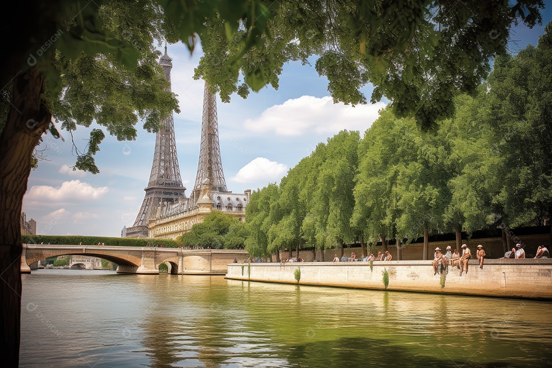 Torre Eiffel refletindo no Sena, jovens no jardim. Charmosa Paris!