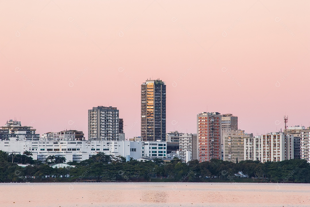 Vista da lagoa rodrigo de freitas no Rio de Janeiro Brasil.